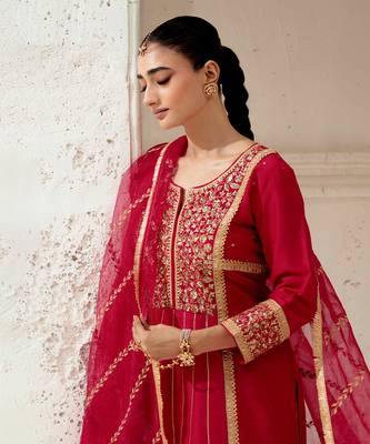 Red silk blend hand embroidered kurta Set 4