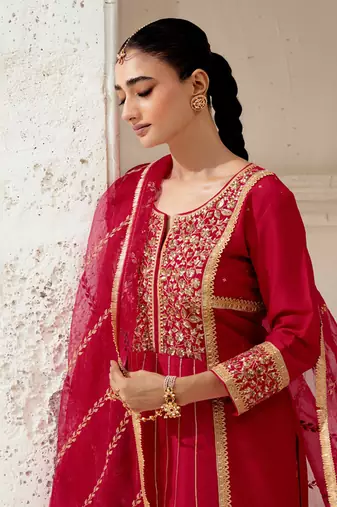 Red silk blend hand embroidered kurta Set