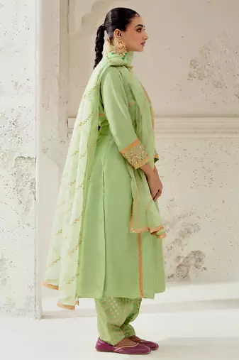Green silk blend hand embroidered kurta Set