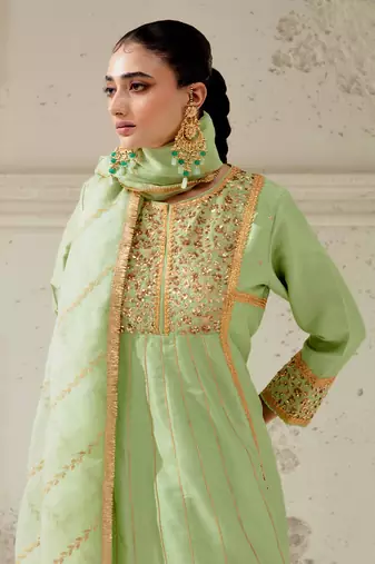 Green silk blend hand embroidered kurta Set