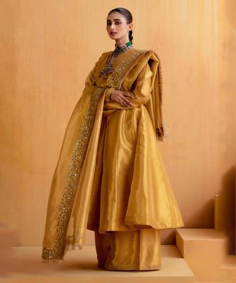 Gold silk plain anarkali Set with zardosi work 3