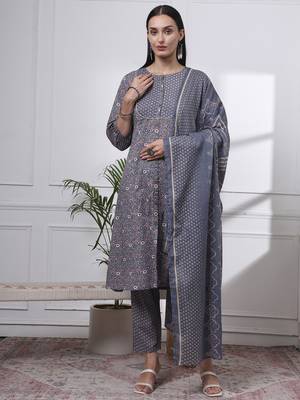 grey ethnic motifs a-line kurta trouser dupatta set 1