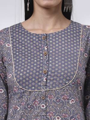 grey ethnic motifs a-line kurta trouser dupatta set 4