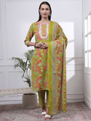 green floral print straight kurta trouser dupatta set 1