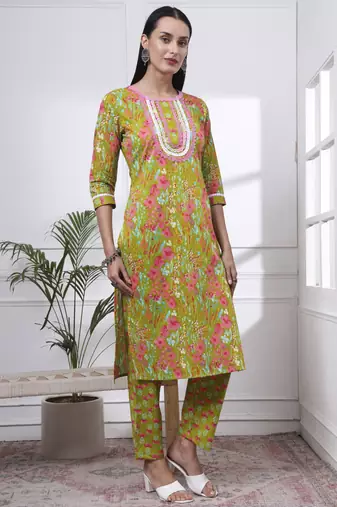 green floral print straight kurta trouser dupatta set