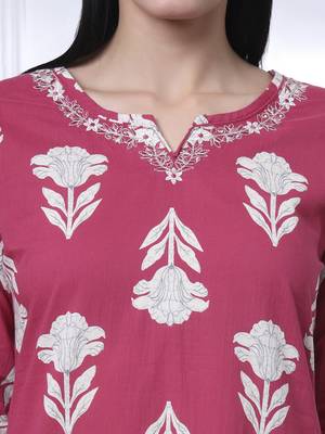 pink pure cotton floral,thread work kurta dupatta pant set 4