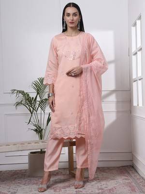 slik blend peach straight kurta dupatta pant set  1