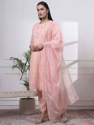 slik blend peach straight kurta dupatta pant set  2