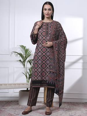 black ethnic motifs straight kurta trouser dupatta set 1