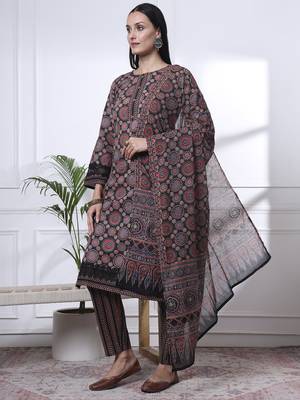 black ethnic motifs straight kurta trouser dupatta set 2