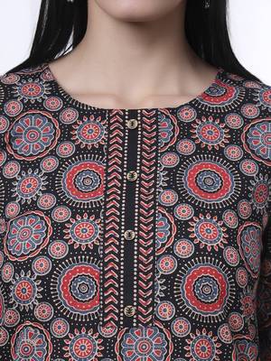 black ethnic motifs straight kurta trouser dupatta set 4