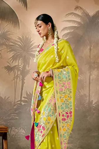silk blend floral pattern zari work pear saree