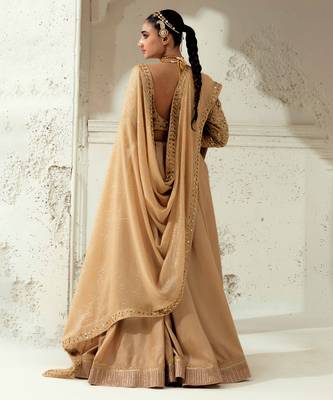 Plain Gold Silk Blend Lehenga With Embroidered Dupatta 5