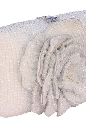White bloom  clutch