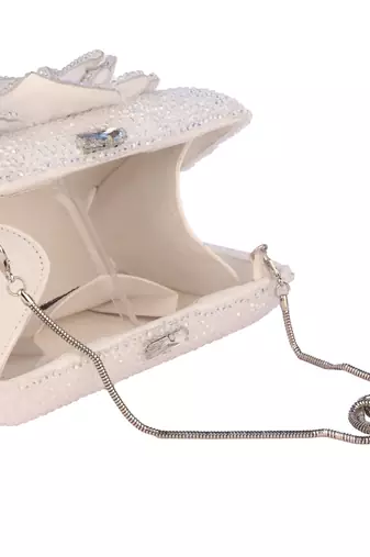 White bloom  clutch