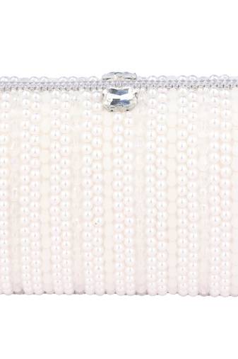 White elegance pearl clutch