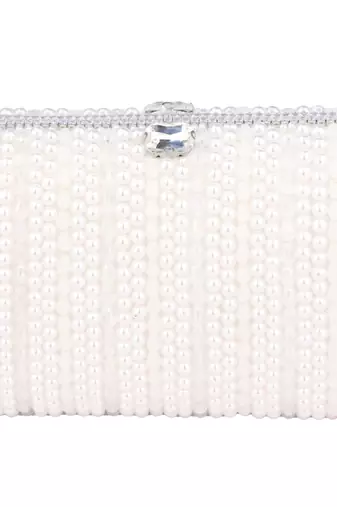 White elegance pearl clutch
