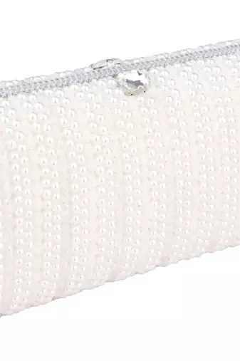 White elegance pearl clutch