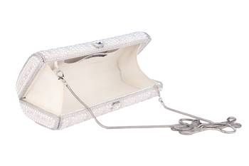 White elegance pearl clutch 3