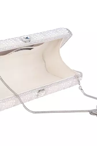 White elegance pearl clutch