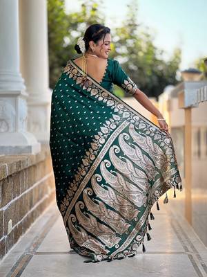 Green soft banarasi silk blend meenakari weaving saree with unstitched blouse 2