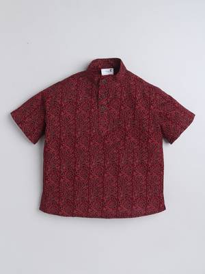 Maroon cotton half sleeves printed mandarin collar style short kurta 2