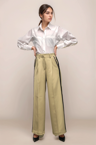 White patch pocket cotton shirt