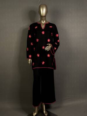 Black embroidered kurta set 1