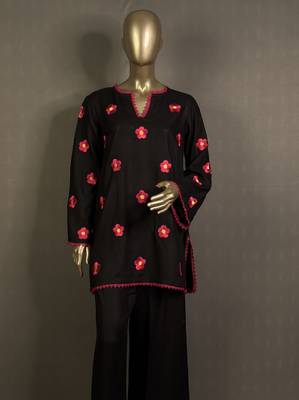 Black embroidered kurta set 2