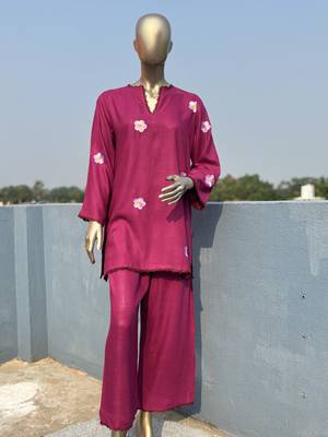 Magenta embroidered kurta set 2