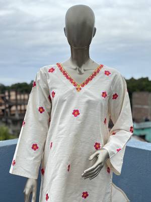 Off white embroidered kurta set 2
