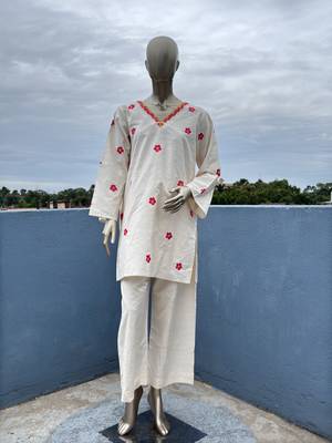 Off white embroidered kurta set 3