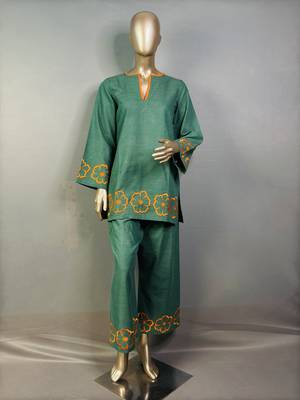 Green embroidered kurta set 1