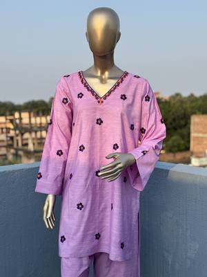 Lavendar embroidered kurta set 2