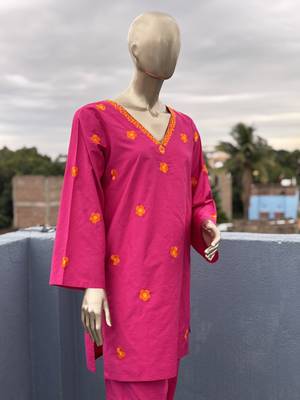 Hot pink embroidered kurta set 1