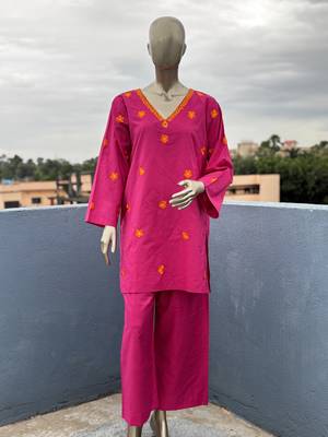 Hot pink embroidered kurta set 3