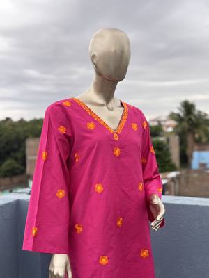 Hot pink embroidered kurta set 4
