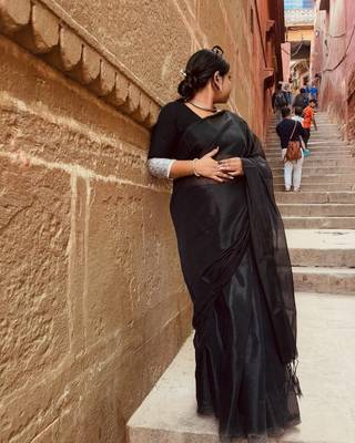 Aakar Raabta | Black Handloom Tissue Saree 2