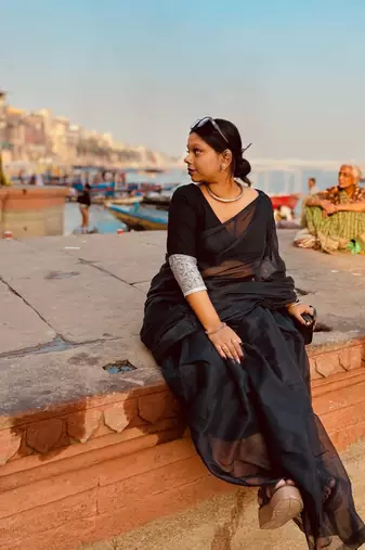 Aakar Raabta | Black Handloom Tissue Saree