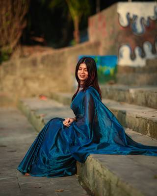 Aakar Turquoise Fleur | Turquoise Blue Handloom Tissue saree 1