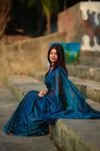 Aakar Turquoise Fleur | Turquoise Blue Handloom Tissue saree