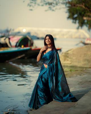 Aakar Turquoise Fleur | Turquoise Blue Handloom Tissue saree 4