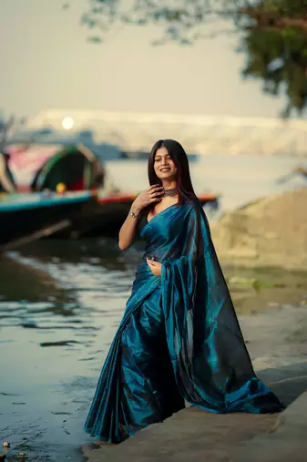 Aakar Turquoise Fleur | Turquoise Blue Handloom Tissue saree
