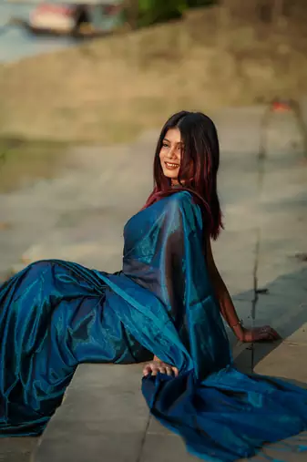 Aakar Turquoise Fleur | Turquoise Blue Handloom Tissue saree