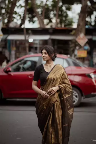 Aakar Swarnika | Gold Handloom Tissue Saree