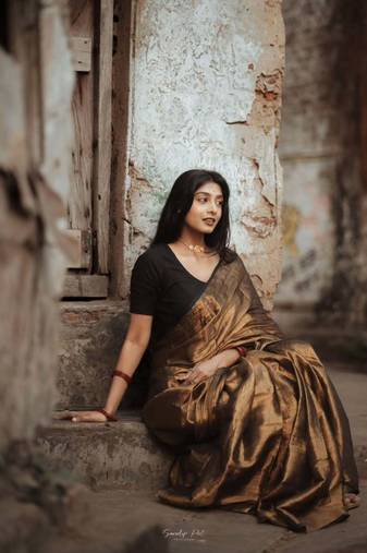 Aakar Swarnika | Gold Handloom Tissue Saree