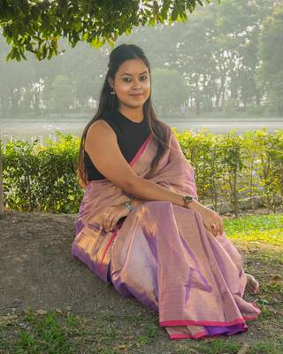 Aakar Sunehri Rush | Gold & Pink Handloom Tissue saree 1