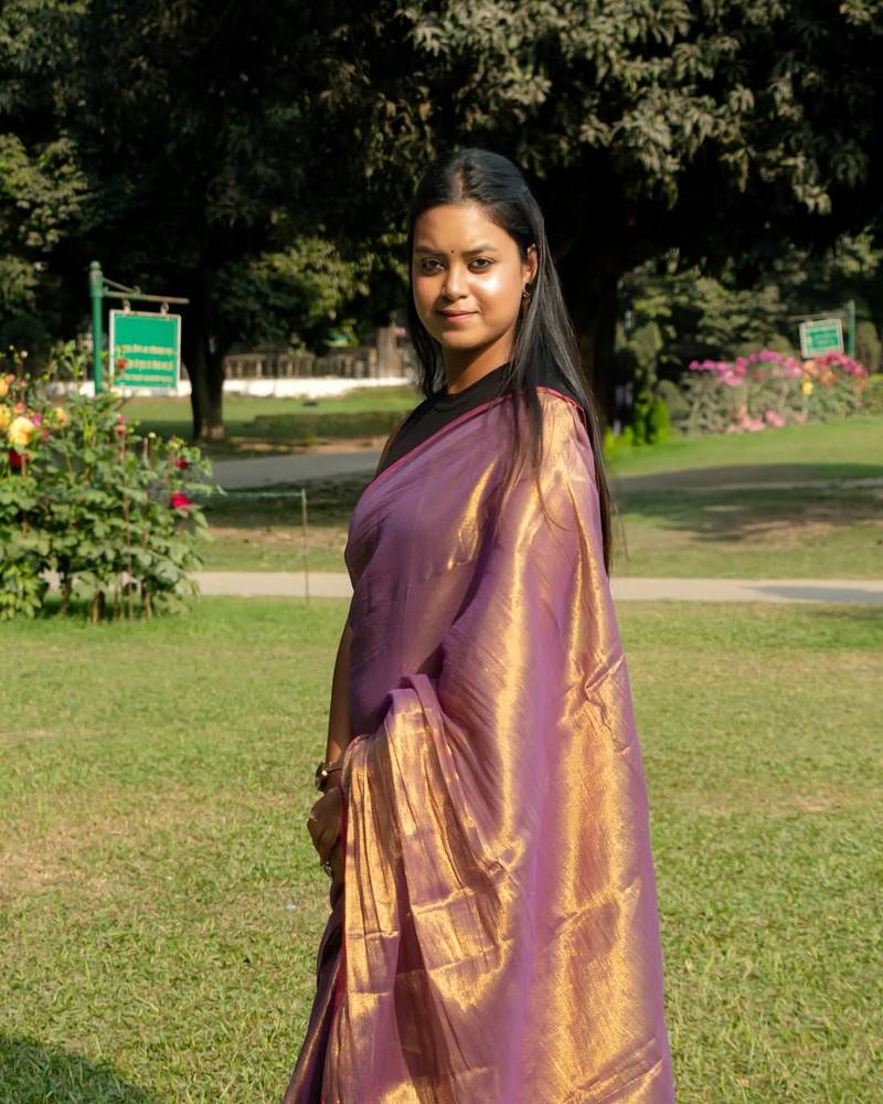 Aakar Sunehri Rush | Gold & Pink Handloom Tissue saree