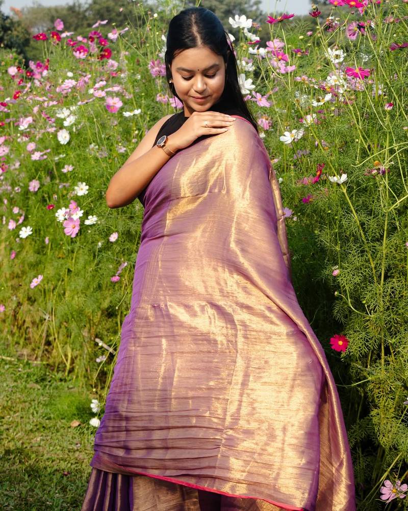 Aakar Sunehri Rush | Gold & Pink Handloom Tissue saree