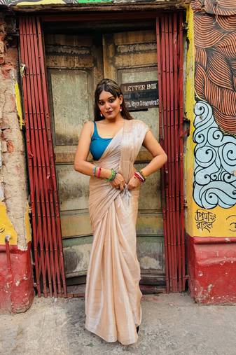 Aakar Creamy Glow | Ivory Handloom Tissue Saree